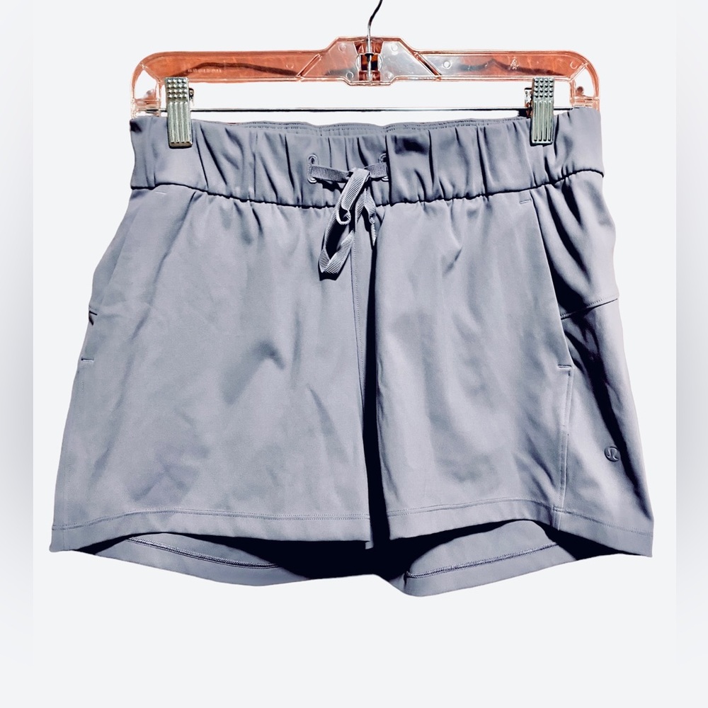 Lululemon On The Fly Shorts 2.5” W7AP1S Lilac Stone Dusty Purple Size 6
